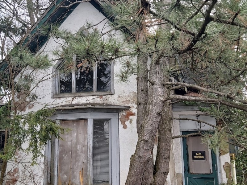 Gothic Revival Meets Urban&nbsp;Decay